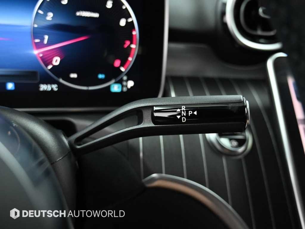 벤츠 C 클래스 C클래스 W206 C300 4MATIC 아방가르드 이미지 9