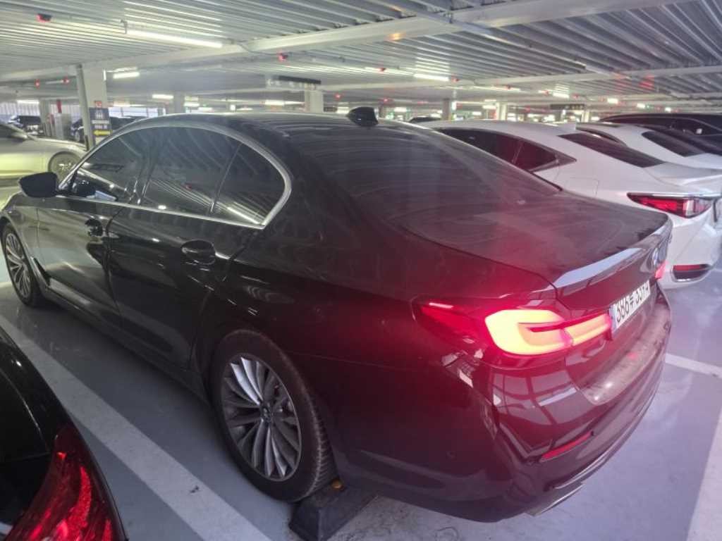 BMW 5시리즈 5시리즈 (G30) 520i 럭셔리 이미지 3