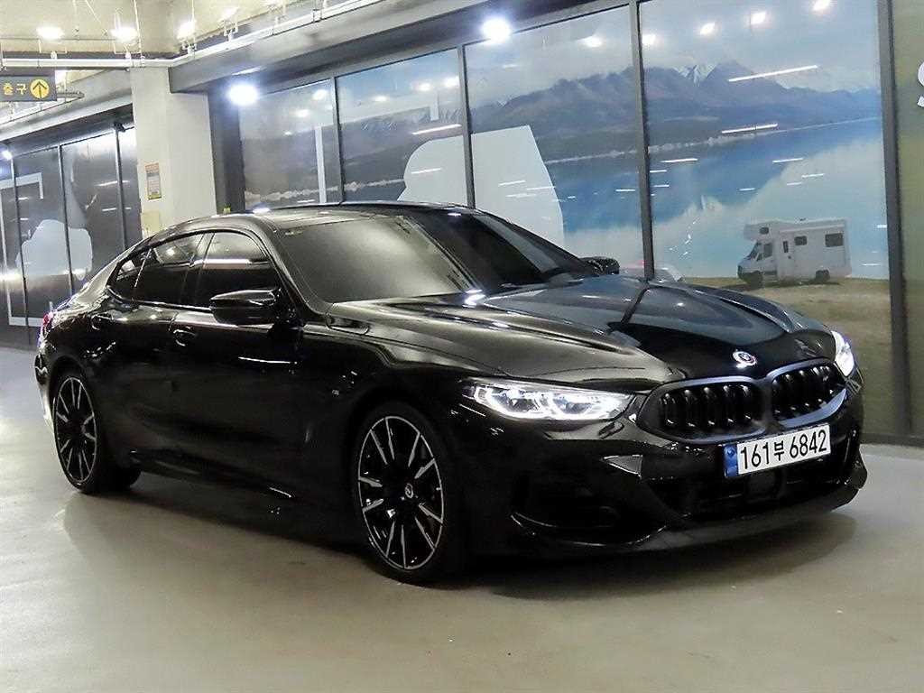 BMW 8시리즈 8시리즈 (G15) M850i xDrive 그란 쿠페 이미지 1