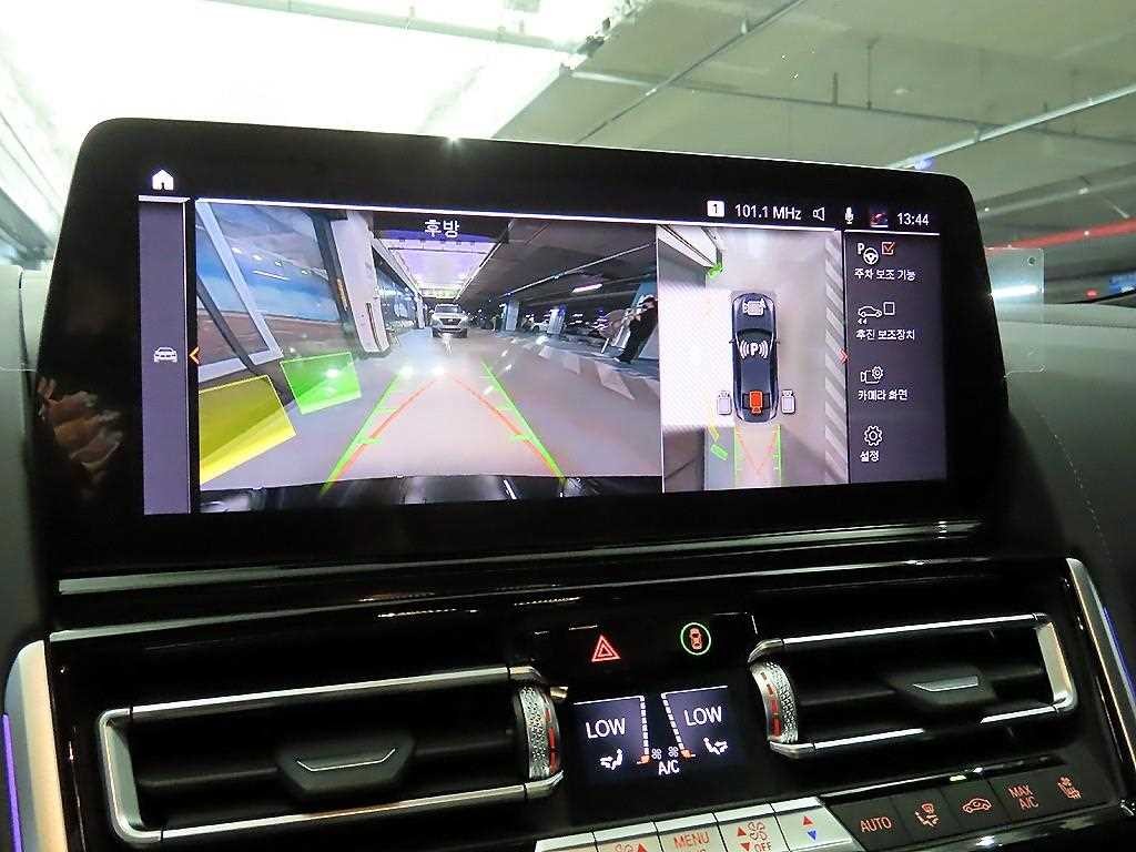 BMW 8시리즈 8시리즈 (G15) M850i xDrive 그란 쿠페 이미지 14
