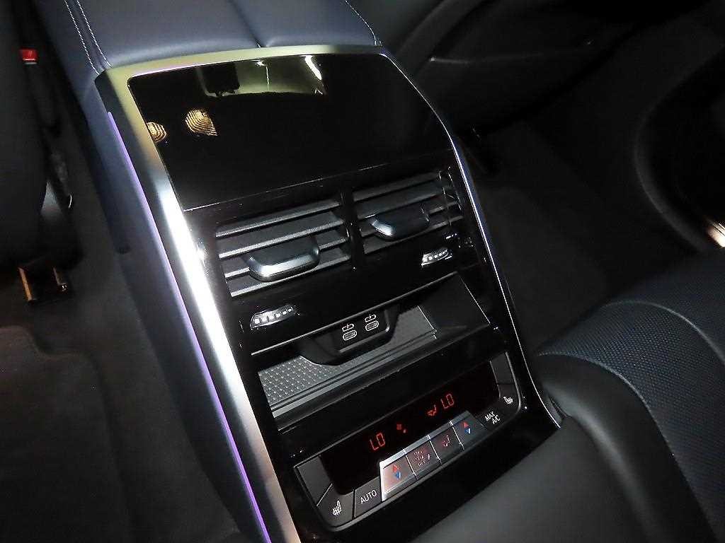 BMW 8시리즈 8시리즈 (G15) M850i xDrive 그란 쿠페 이미지 15