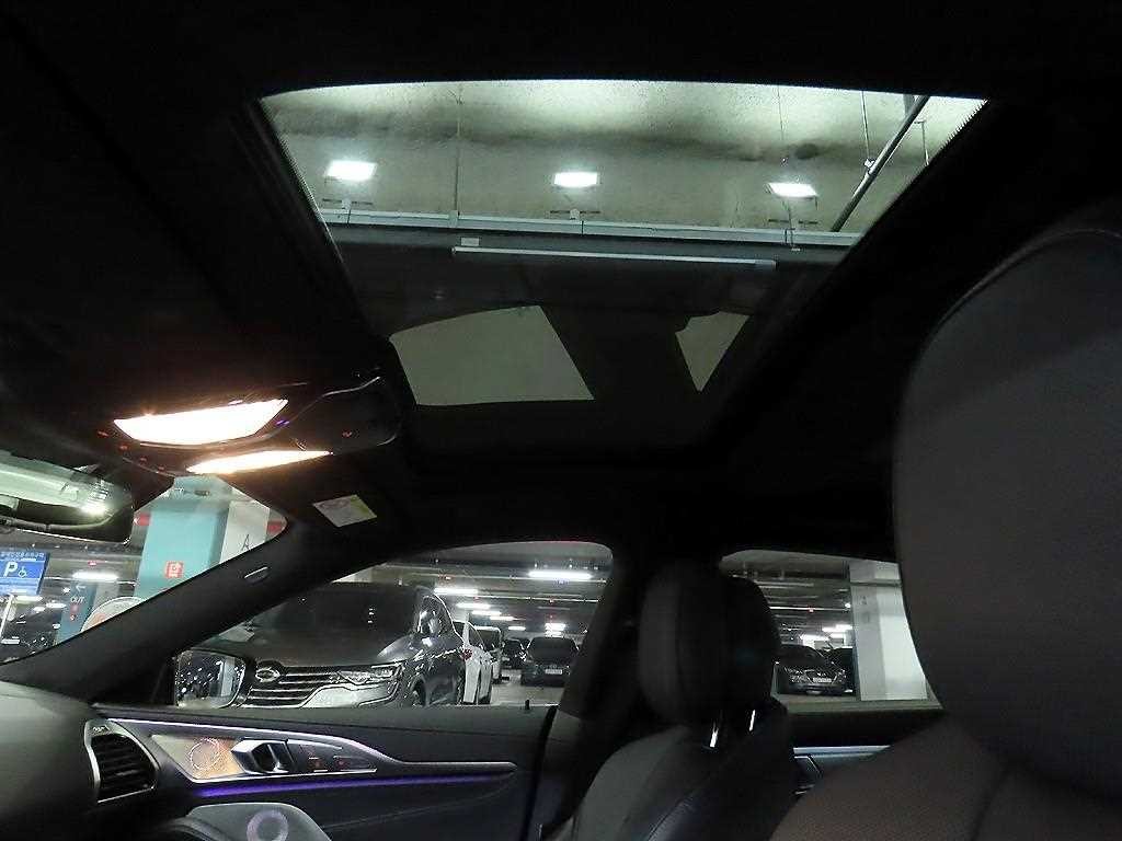 BMW 8시리즈 8시리즈 (G15) M850i xDrive 그란 쿠페 이미지 17