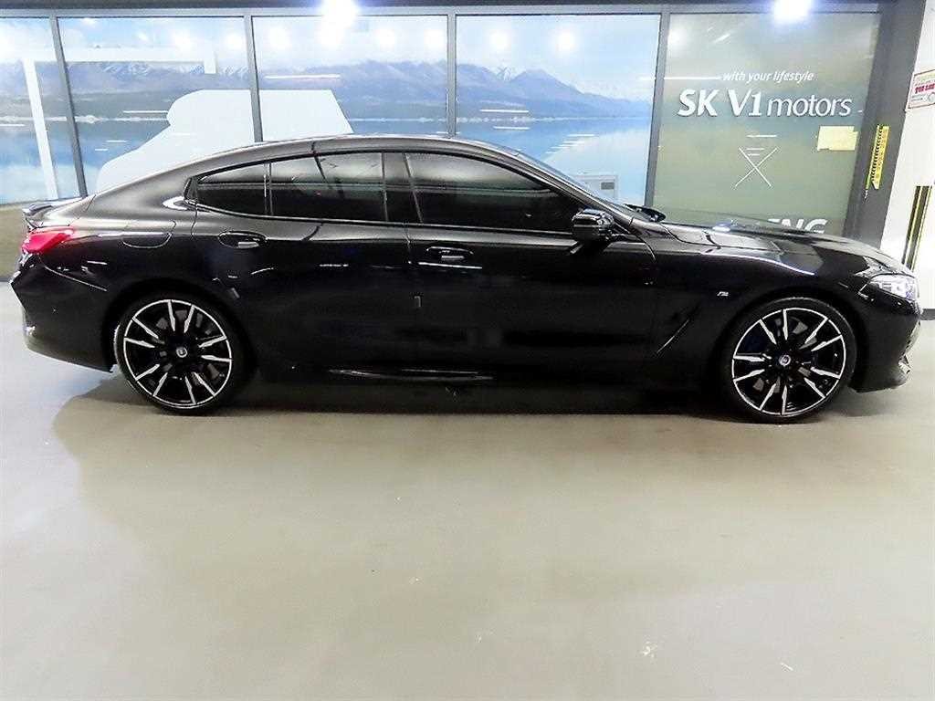 BMW 8시리즈 8시리즈 (G15) M850i xDrive 그란 쿠페 이미지 3