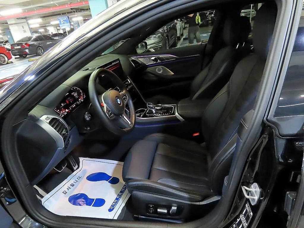 BMW 8시리즈 8시리즈 (G15) M850i xDrive 그란 쿠페 이미지 6