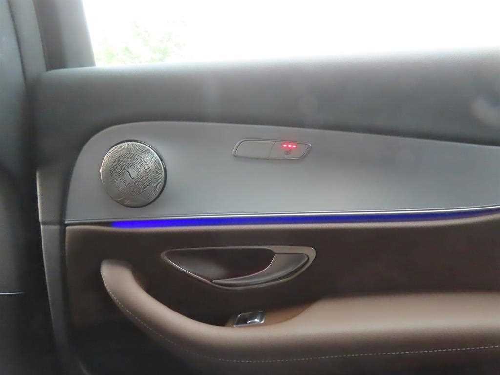 벤츠 E 클래스 E-클래스 W213 E250 아방가르드 이미지 6