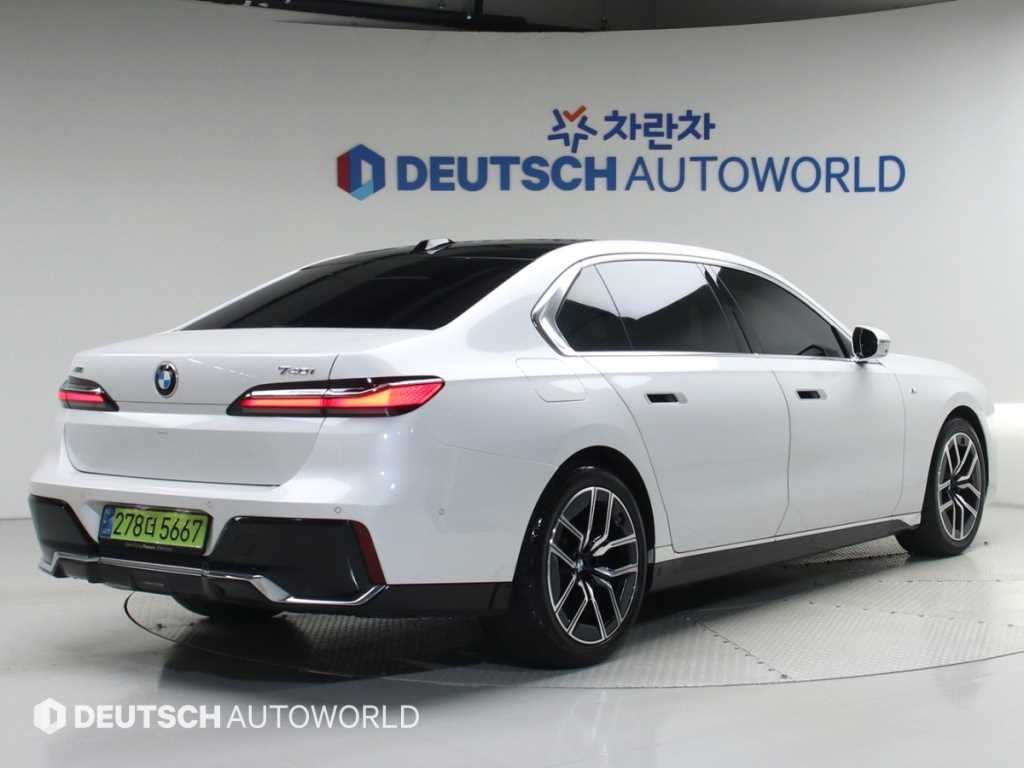 BMW 7시리즈 7시리즈 (G70) 740i xDrive M 스포츠 이미지 2