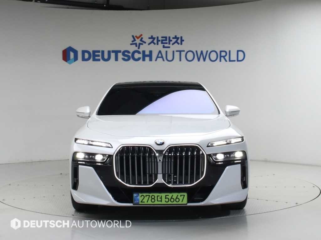 BMW 7시리즈 7시리즈 (G70) 740i xDrive M 스포츠 이미지 3