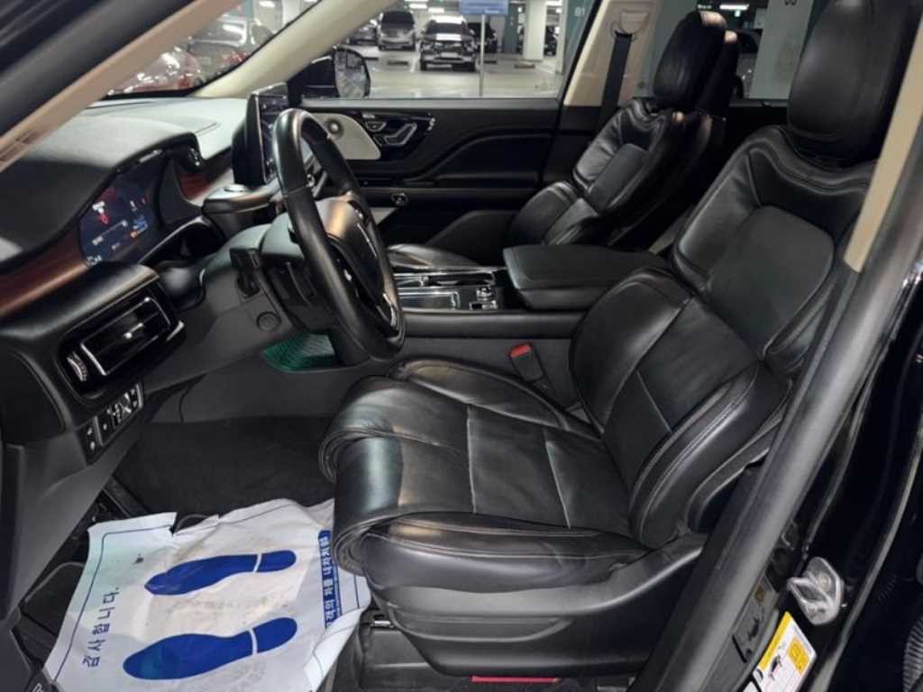 링컨 에비에이터 에비에이터 2세대 3.0 PHEV GT AWD 이미지 6