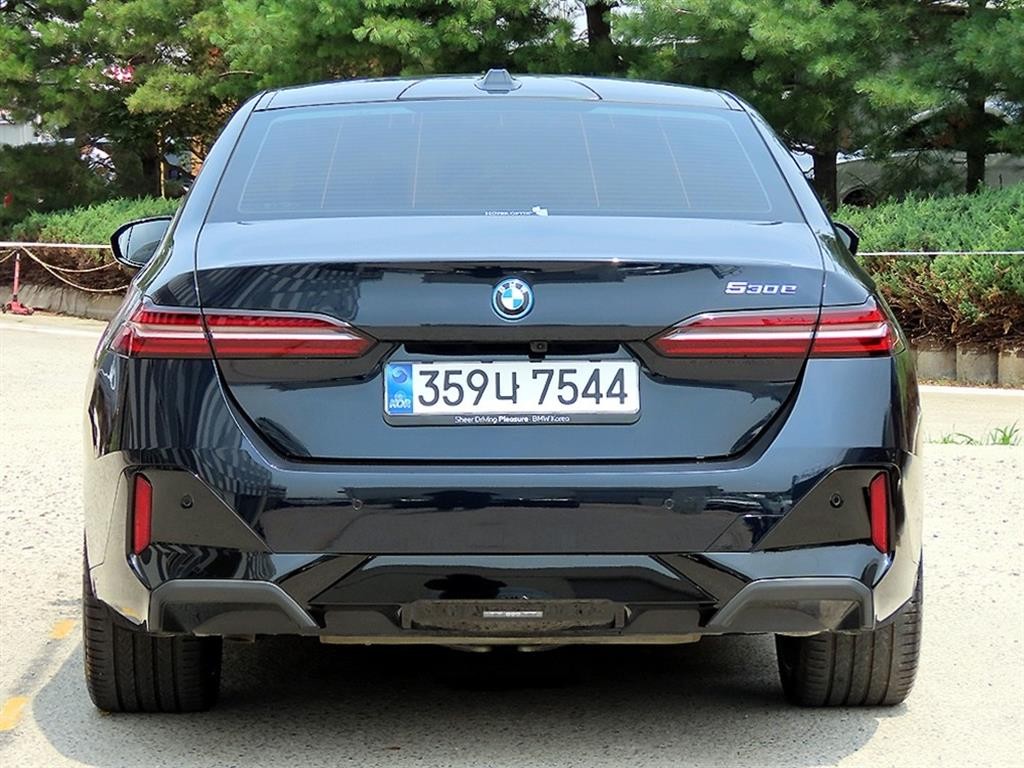BMW 5시리즈 5시리즈 (G60) 530e M 스포츠 이미지 4