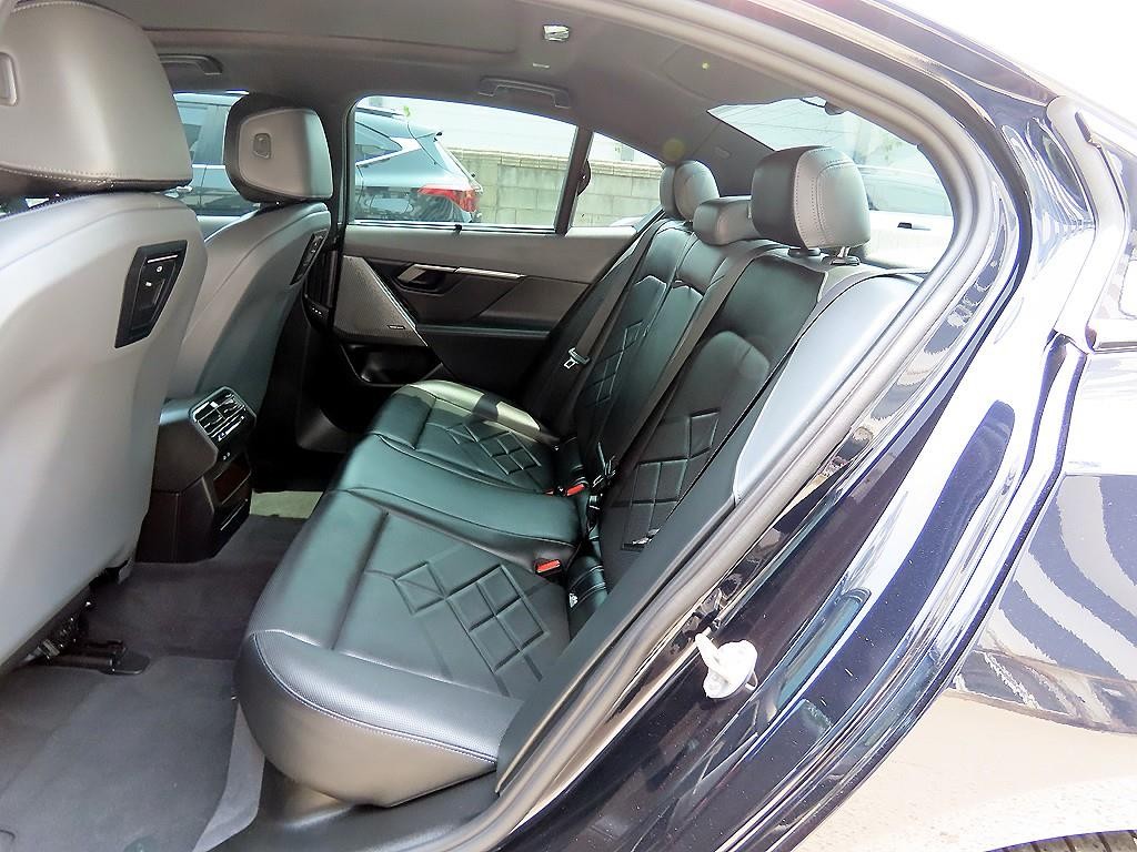 BMW 5시리즈 5시리즈 (G60) 530e M 스포츠 이미지 6