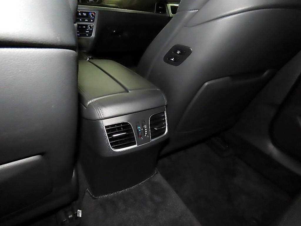 제네시스 G80 2.2D AWD 럭셔리 이미지 18