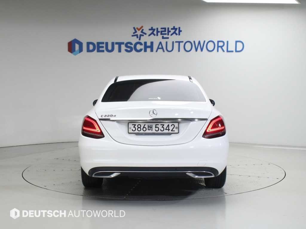 벤츠 C 클래스 C클래스 W205 C220 d 아방가르드 이미지 4