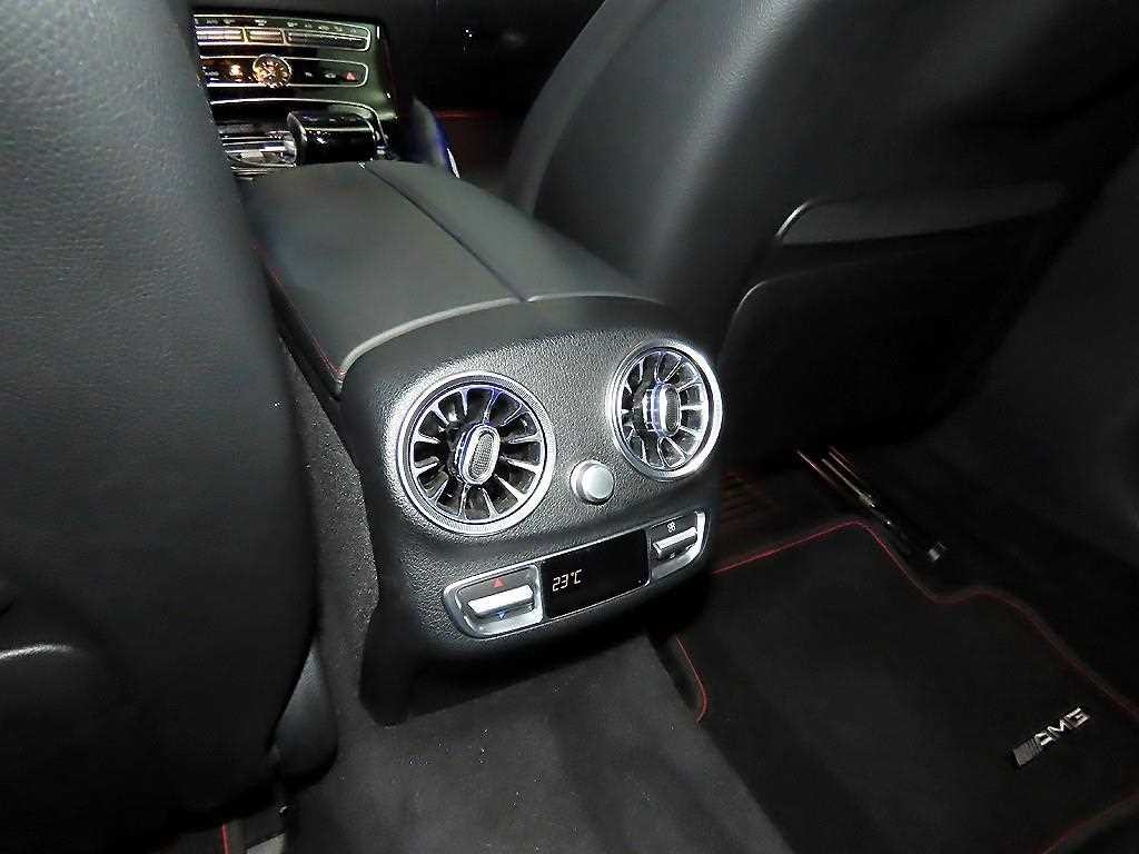 벤츠 E 클래스 E-클래스 W213 E43 AMG 4MATIC 이미지 14