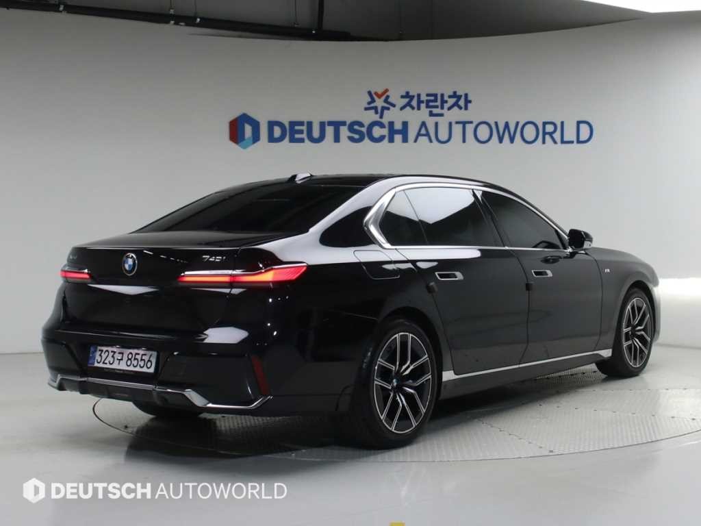 BMW 7시리즈 7시리즈 (G70) 740i xDrive M 스포츠 이미지 2
