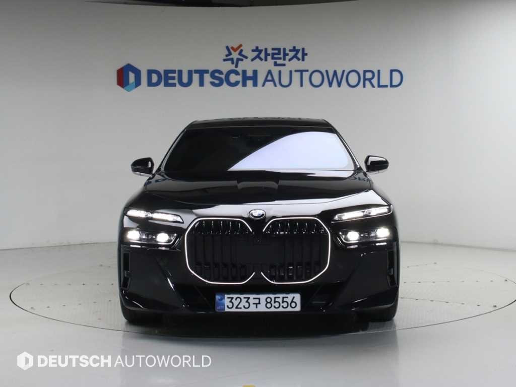 BMW 7시리즈 7시리즈 (G70) 740i xDrive M 스포츠 이미지 3