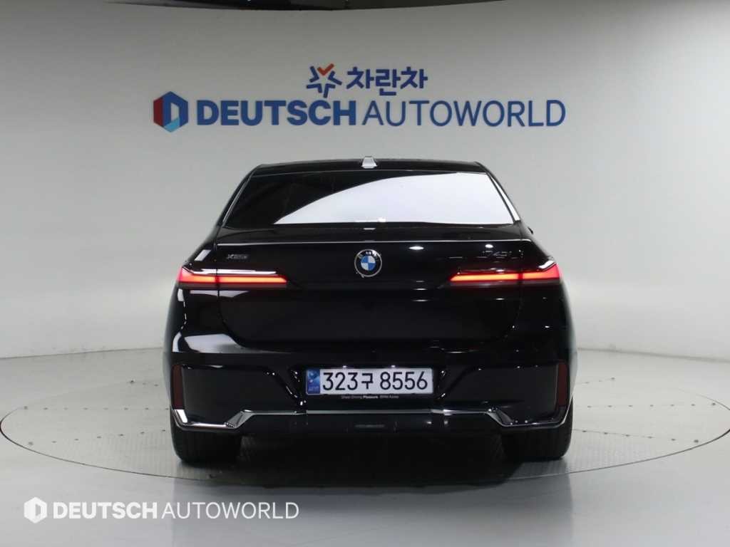 BMW 7시리즈 7시리즈 (G70) 740i xDrive M 스포츠 이미지 4