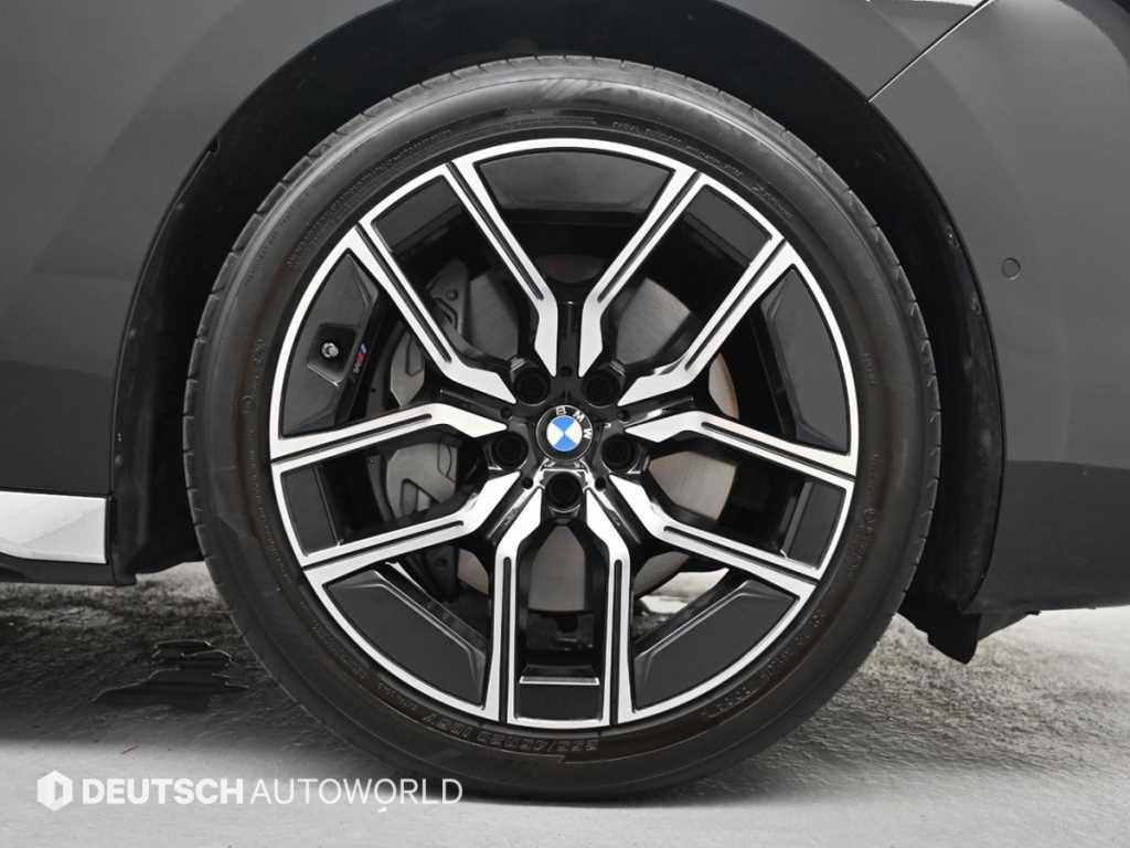 BMW 7시리즈 7시리즈 (G70) 740i xDrive M 스포츠 이미지 5