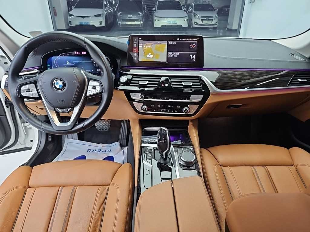 BMW 5시리즈 5시리즈 (G30) 520i 럭셔리 이미지 1