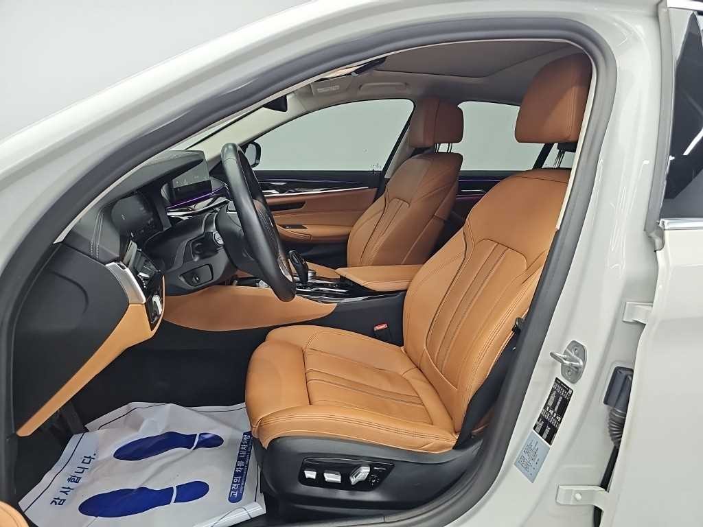 BMW 5시리즈 5시리즈 (G30) 520i 럭셔리 이미지 11
