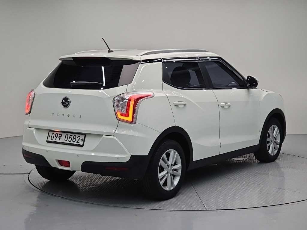 KG모빌리티(쌍용) 티볼리 가솔린 2WD 1.6 VX 이미지 4