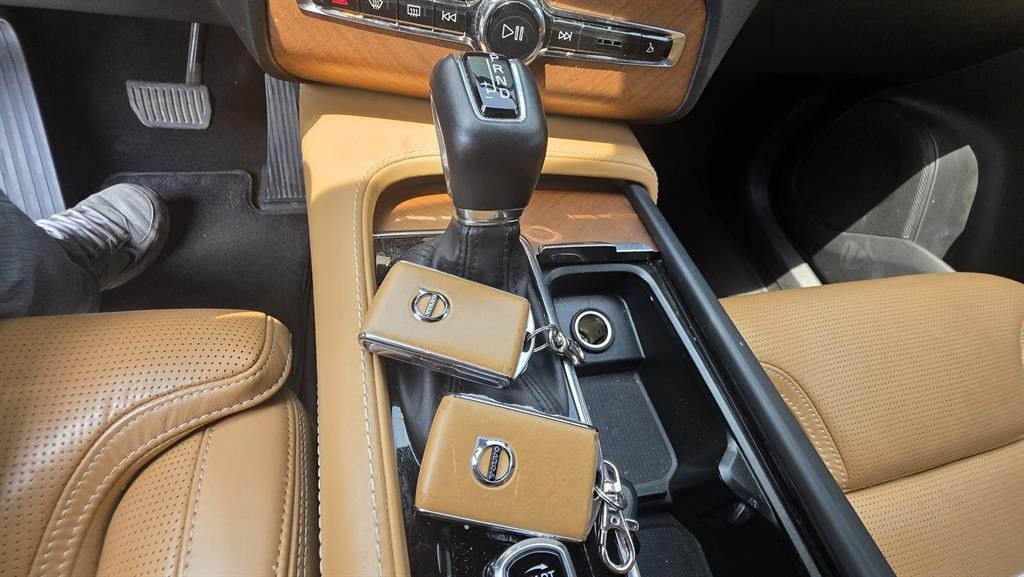 볼보 XC90 XC90 2세대 2.0 D5 AWD 인스크립션 이미지 3
