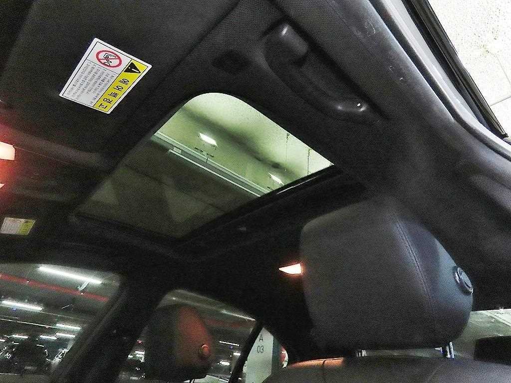BMW 3시리즈 3시리즈 (F30) 320d M 퍼포먼스 에디션 이미지 17