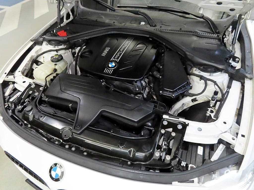 BMW 3시리즈 3시리즈 (F30) 320d M 퍼포먼스 에디션 이미지 18