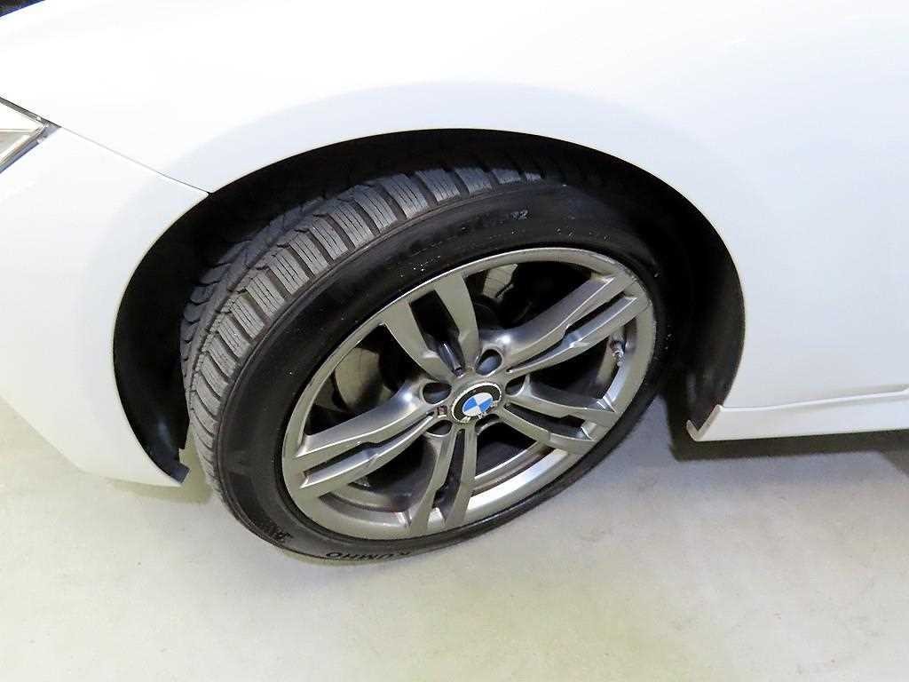 BMW 3시리즈 3시리즈 (F30) 320d M 퍼포먼스 에디션 이미지 19