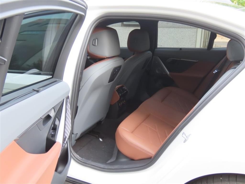 BMW 5시리즈 5시리즈 (G60) 530i xDrive M 스포츠 프로 스페셜 에디션 이미지 14