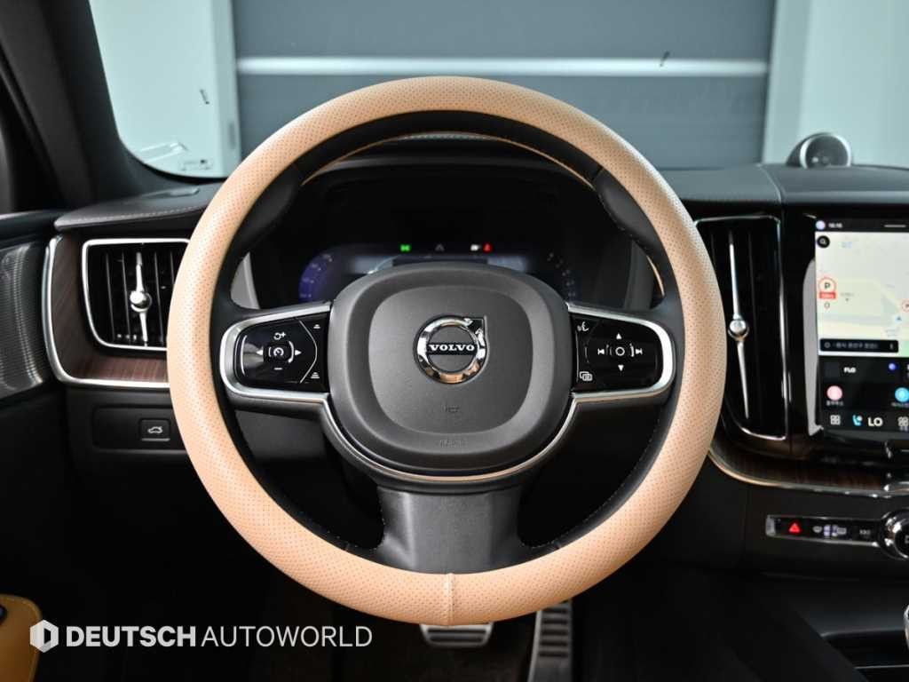 볼보 XC60 XC60(2세대) B6 AWD 얼티메이트 브라이트 이미지 13
