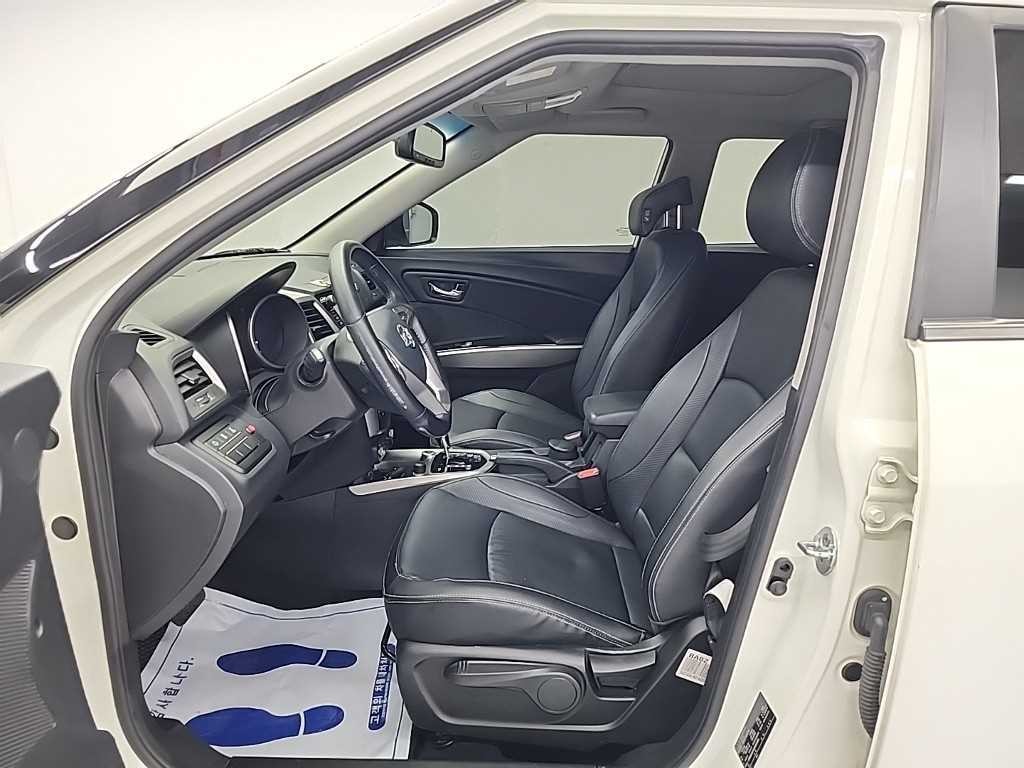 KG모빌리티(쌍용) 티볼리 디젤 4WD 1.6 VX 이미지 11