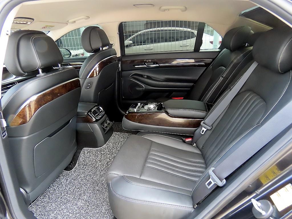 제네시스 G90 3.3 T AWD 프리미엄 럭셔리 이미지 6