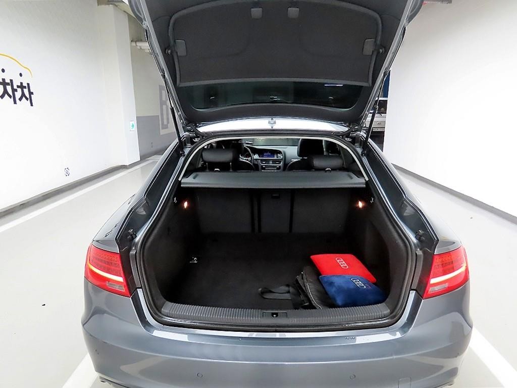 아우디 A5 35 TDI 콰트로 스포츠백 이미지 5