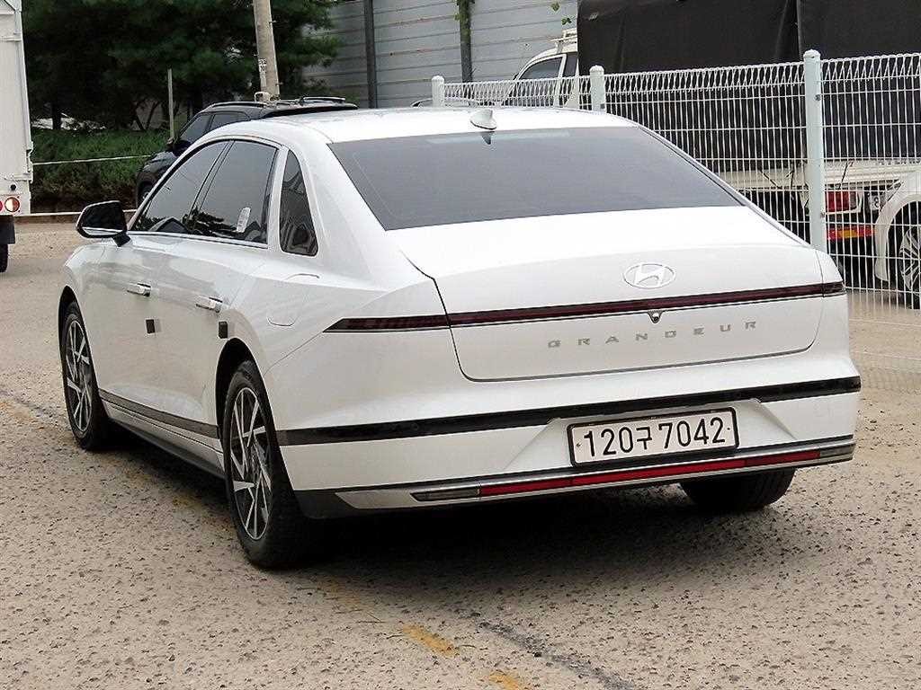 현대 그랜저 그랜저 (GN7) LPG 3.5 2WD 프리미엄 이미지 3