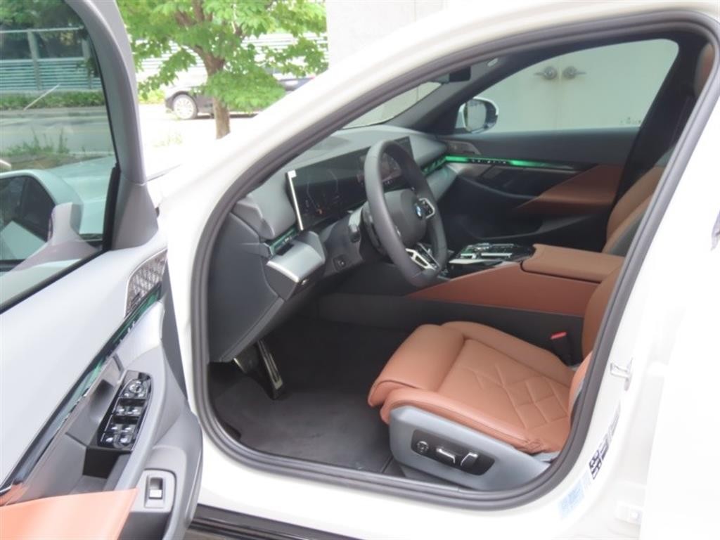 BMW 5시리즈 5시리즈 (G60) 530i xDrive M 스포츠 프로 스페셜 에디션 이미지 13