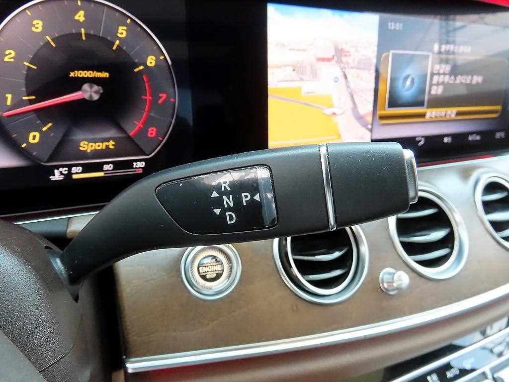 벤츠 E 클래스 E-클래스 W213 E300 4MATIC 익스클루시브 이미지 11