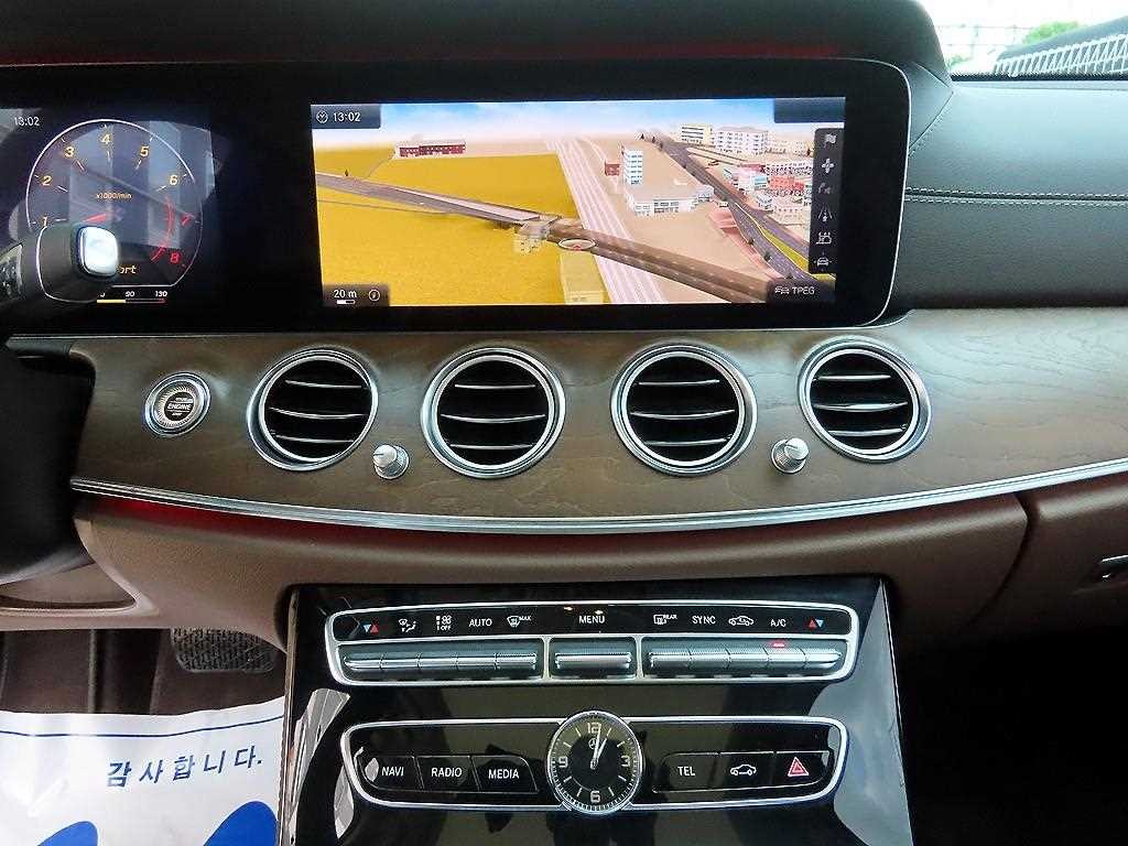 벤츠 E 클래스 E-클래스 W213 E300 4MATIC 익스클루시브 이미지 13