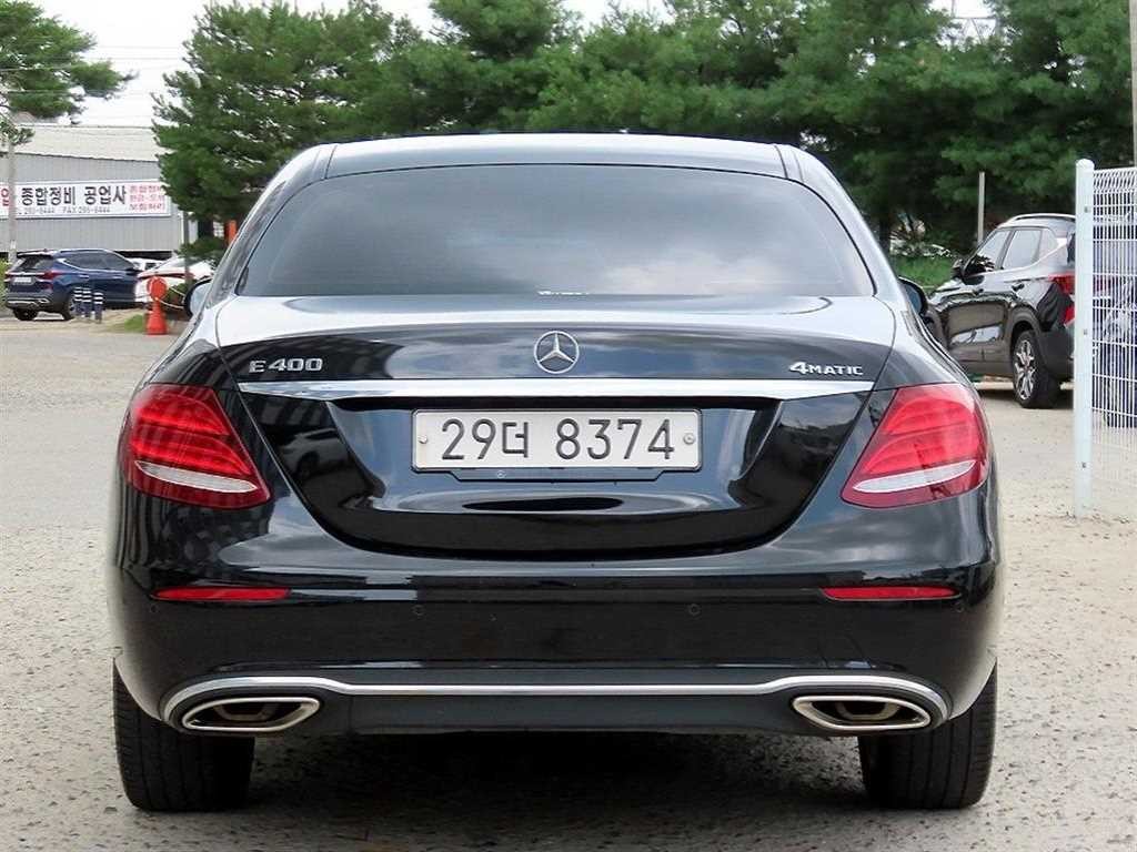 벤츠 E 클래스 E-클래스 W213 E300 4MATIC 익스클루시브 이미지 4