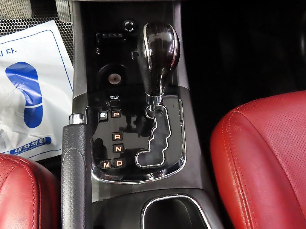 KG모빌리티(쌍용) 코란도 뉴코란도C 4WD 2.0 CVX 최고급형 이미지 10