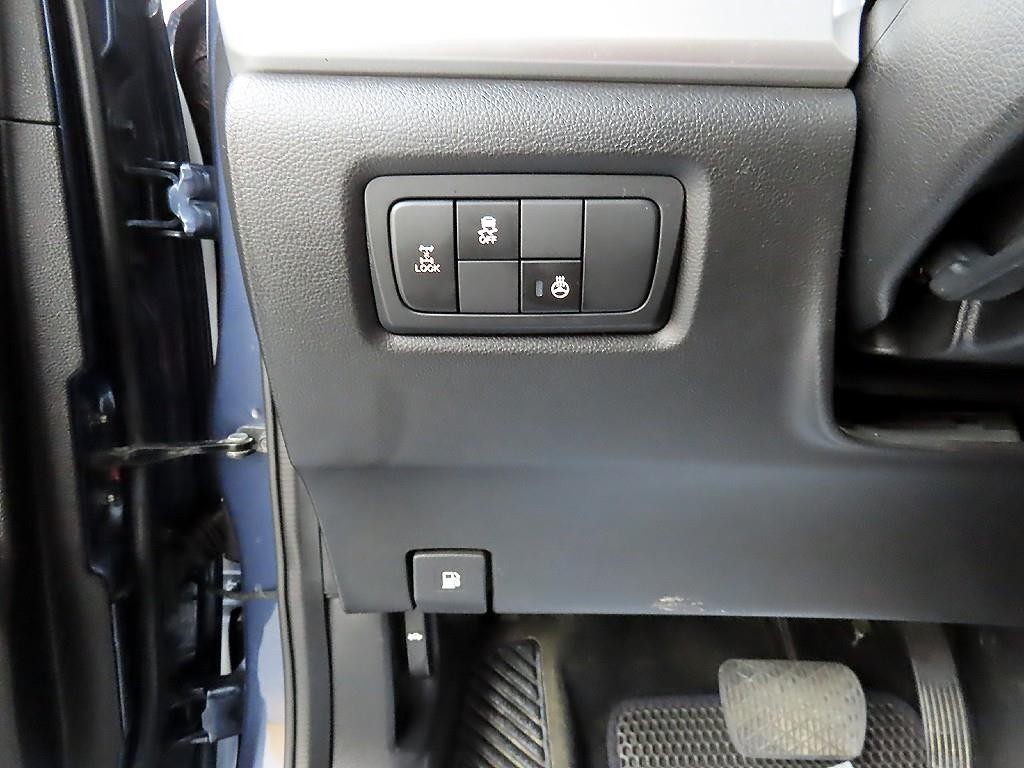 KG모빌리티(쌍용) 코란도 뉴코란도C 4WD 2.0 CVX 최고급형 이미지 13
