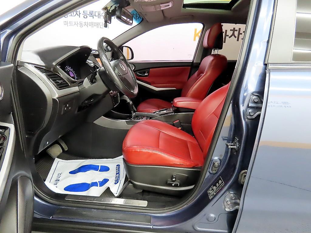 KG모빌리티(쌍용) 코란도 뉴코란도C 4WD 2.0 CVX 최고급형 이미지 5