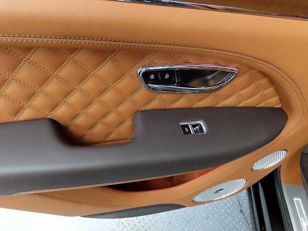 벤틀리 벤테이가 4.0 V8 이미지 12