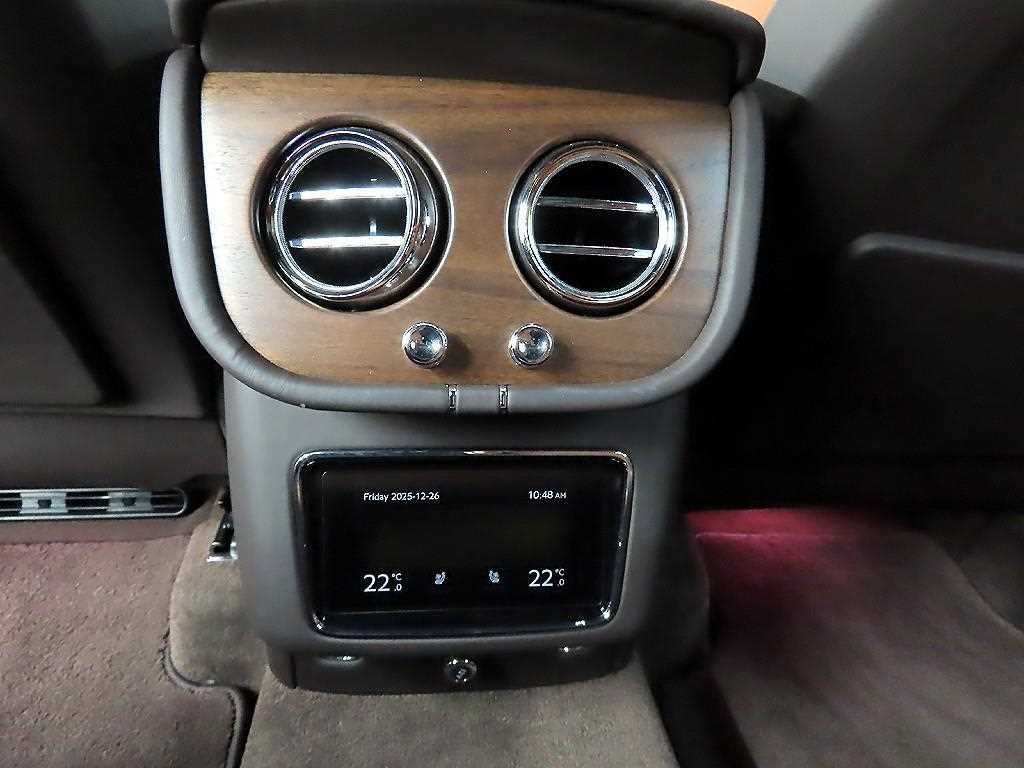벤틀리 벤테이가 4.0 V8 이미지 13