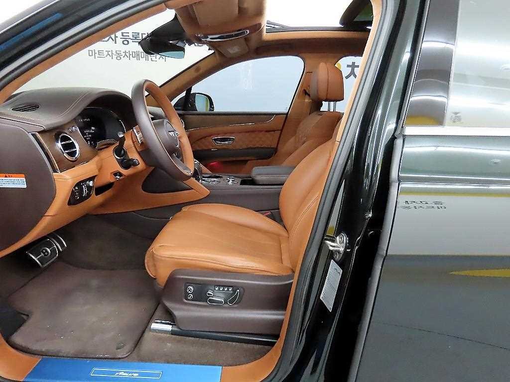 벤틀리 벤테이가 4.0 V8 이미지 5