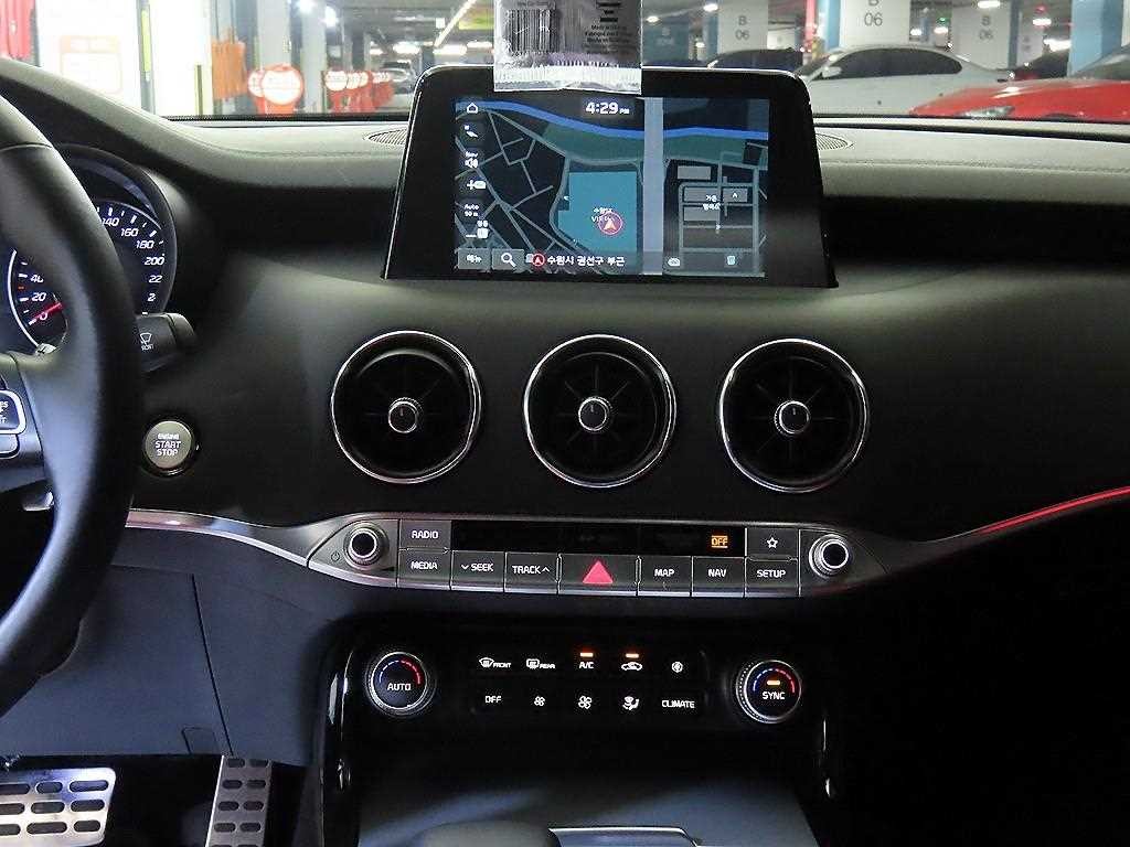 기아 스팅어 가솔린 2.0 터보 AWD 플래티넘 이미지 11