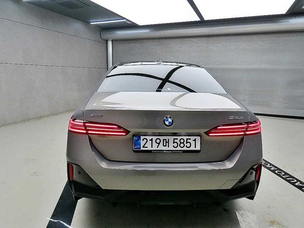 BMW 5시리즈 5시리즈 (G60) 530i xDrive M 스포츠 이미지 3