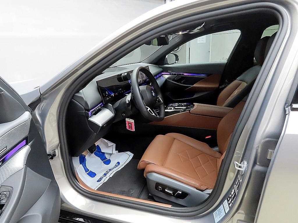 BMW 5시리즈 5시리즈 (G60) 530i xDrive M 스포츠 이미지 5