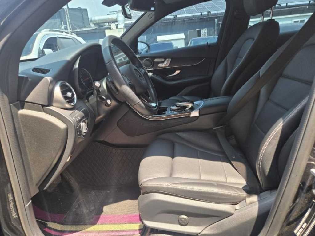 벤츠 GLC 클래스 GLC클래스 X253 GLC 300 4MATIC 쿠페 이미지 7