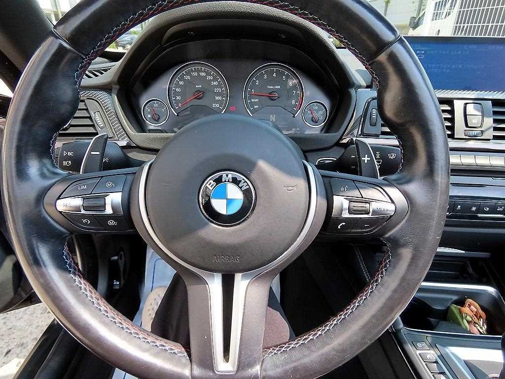 BMW 4시리즈 M4 (F82) 컨버터블 이미지 10
