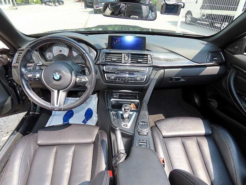 BMW 4시리즈 M4 (F82) 컨버터블 이미지 9